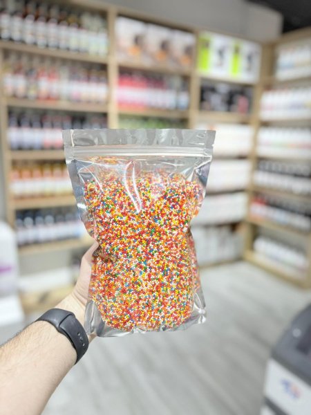 كرات تزيين ملونة